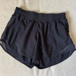 Lululemon 4” inseam low rise hotty hot